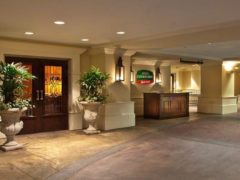 Courtyard By Marriott New Orleans French Quarter/Iberville Интериор снимка