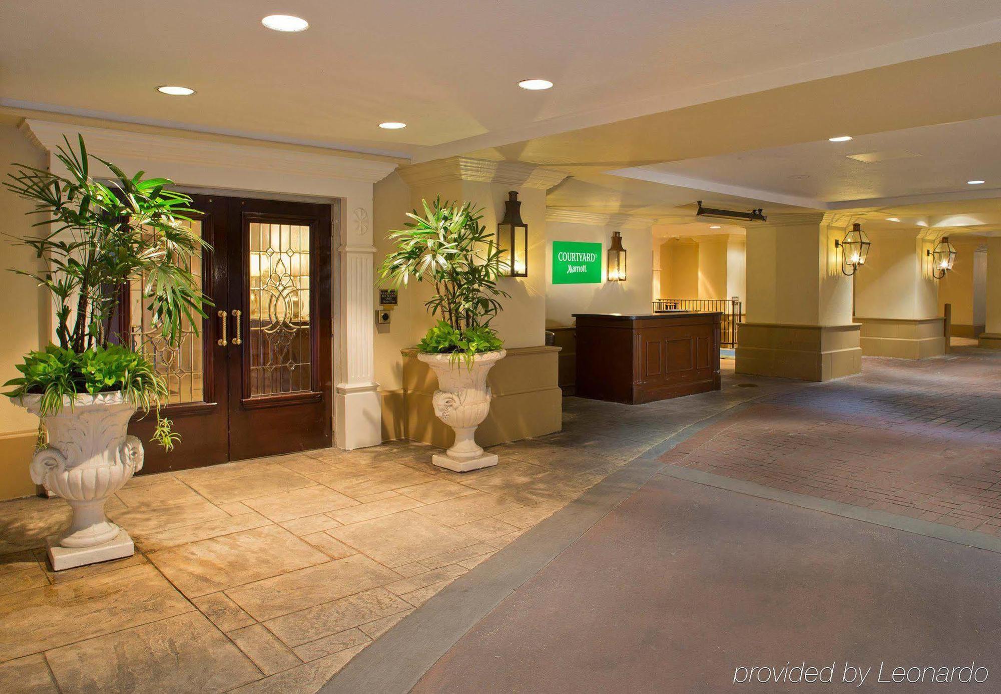 Courtyard By Marriott New Orleans French Quarter/Iberville Екстериор снимка